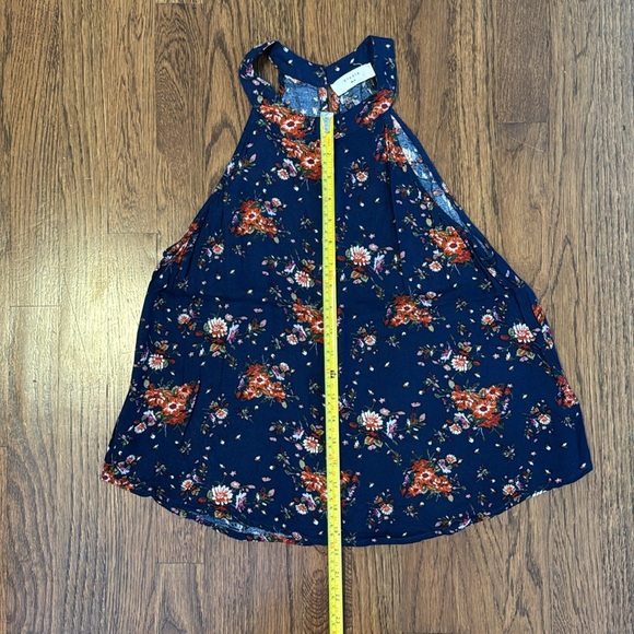 Navy Floral Tank Size M - Picture 2 of 6